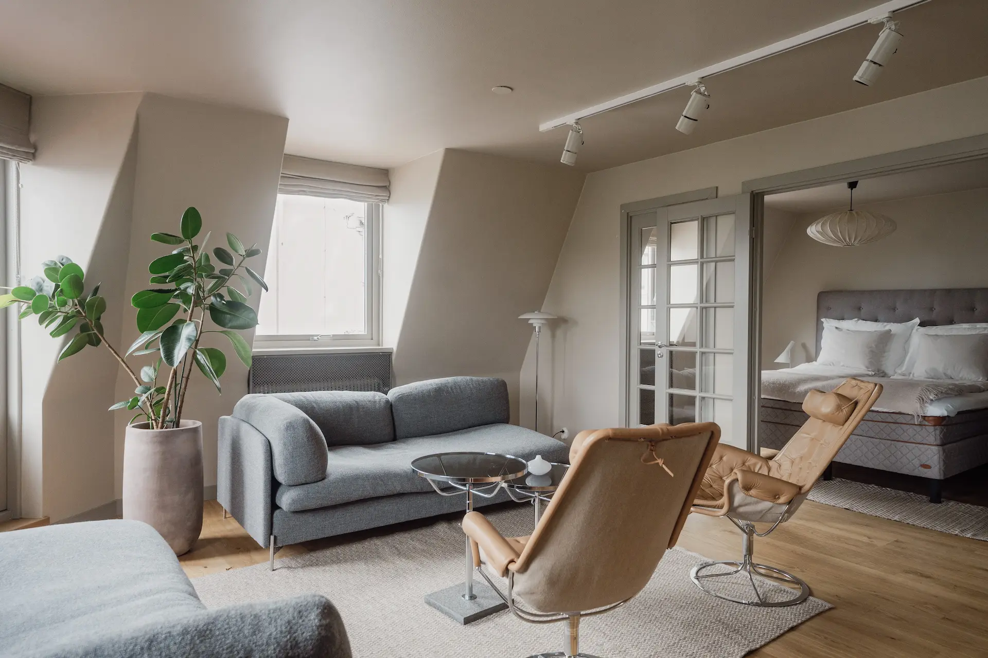 Explore rooms